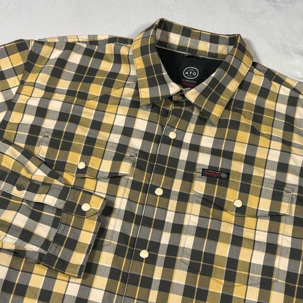 Wrangler ATG All Terrain Gear Men's L Regular Fit Plaid‎ Long Sleeve Snap Shirt